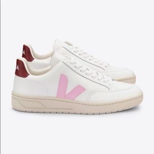 Veja V12 Sneaker / Extra White Guimauve Marsala